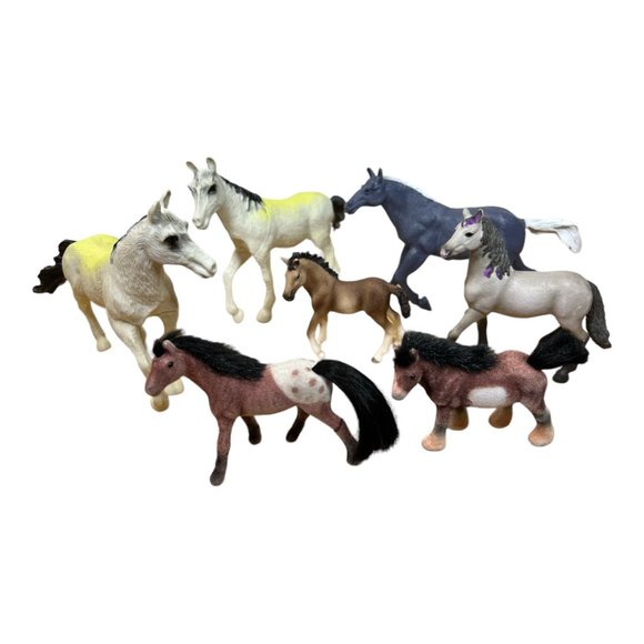 Lot of 7 Mixed Toy Horses - Picture 1 of 8